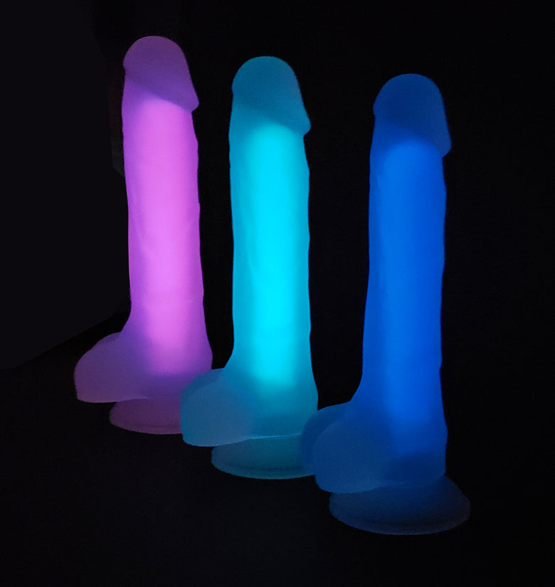 GLOW IN THE DARK DILDO